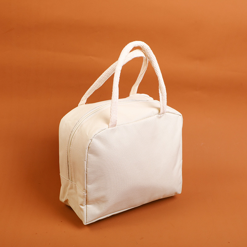 2L3A2683