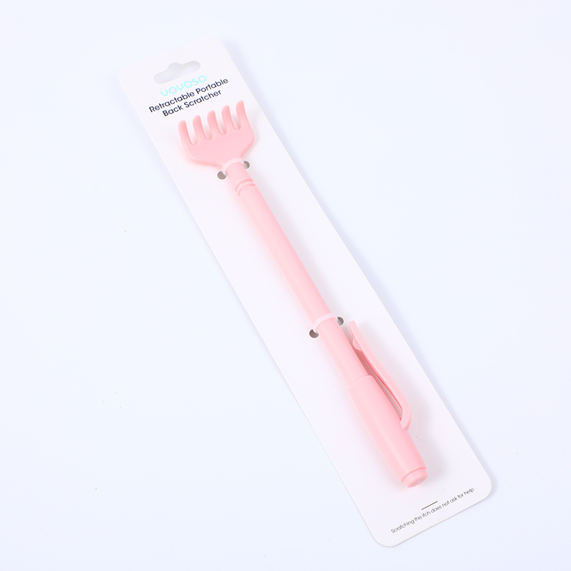 Retractable portable back scratcher 