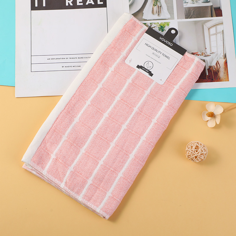 Simple checkered towel-pink
