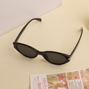 Minimalist Cat Eye Women's Sunglasses - Black
