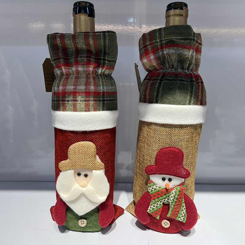 Plaid Christmas wine bottle cover