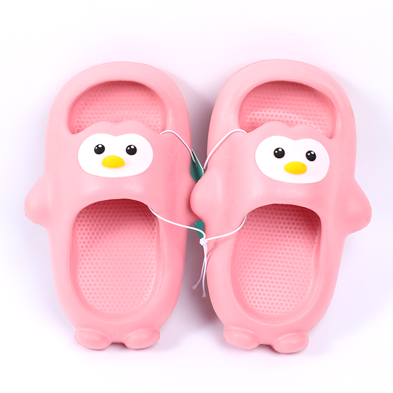 Little penguin children's slippers with 